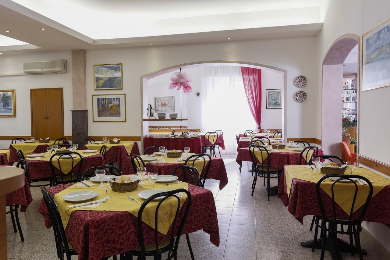Hotel Susanna Rimini Eksteriør billede