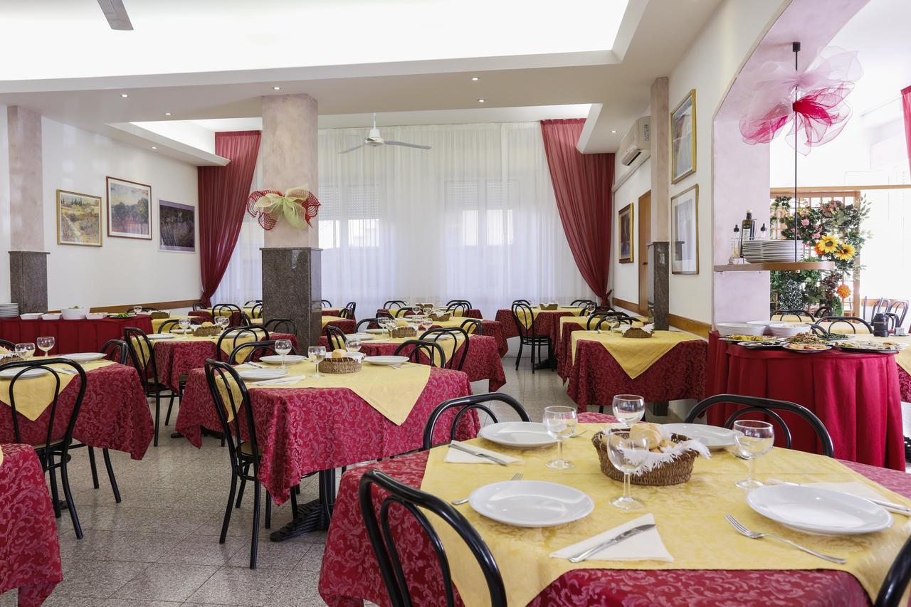 Hotel Susanna Rimini Eksteriør billede