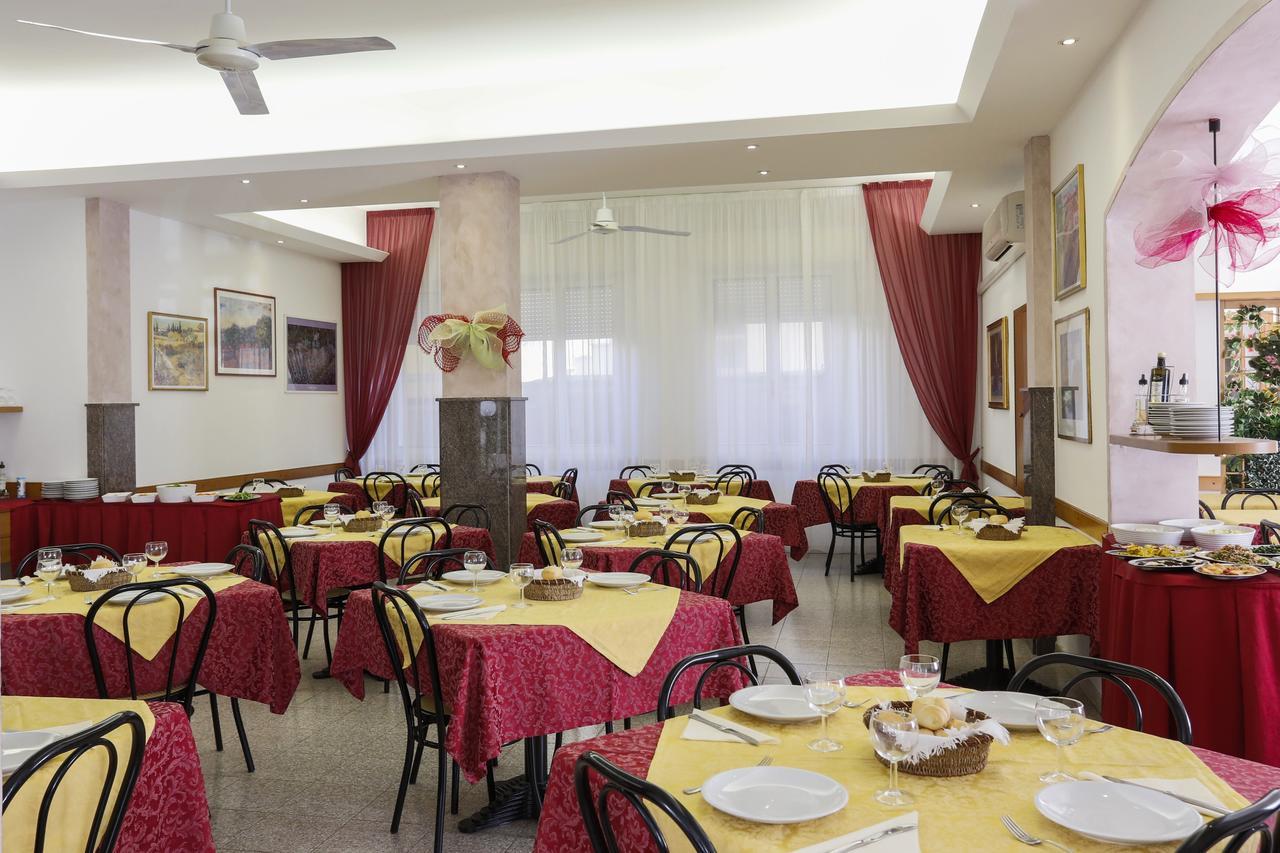 Hotel Susanna Rimini Eksteriør billede